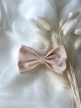 Load image into Gallery viewer, Emelie Linen Cotton Bow Hair Clip