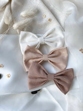 Load image into Gallery viewer, Emelie Linen Cotton Bow Hair Clip