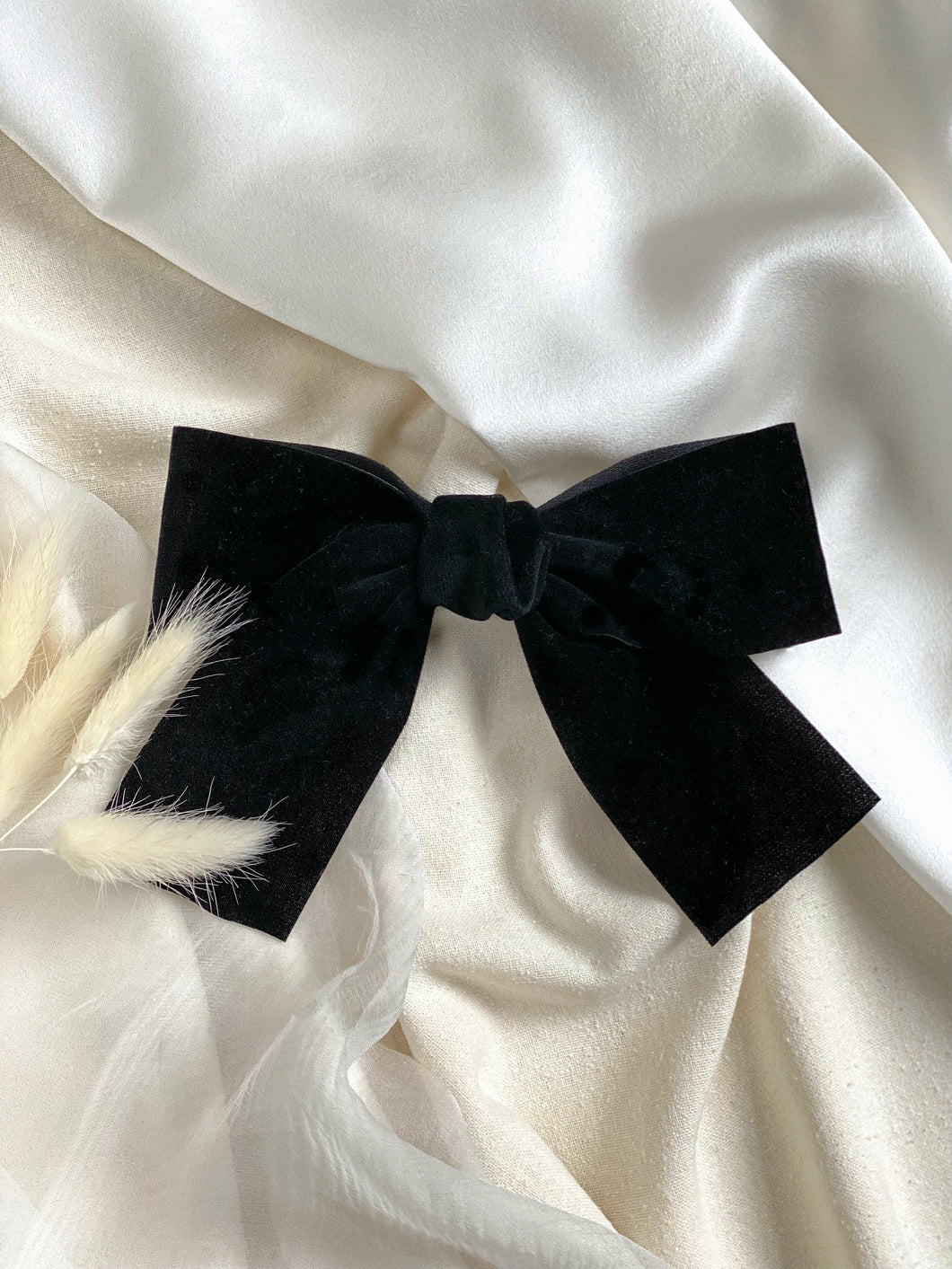 Beatrice Oversized Velvet Bow Hair Clip