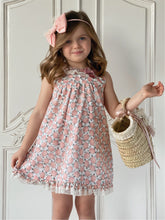 Laden Sie das Bild in den Galerie-Viewer.Linen Oversized Bow Hairband with Dried Gypsophila - Salmon
