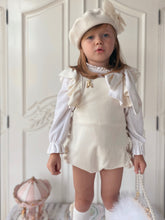 Laden Sie das Bild in den Galerie-Viewer.Poodle Tulle Bow Beret in Ivory
